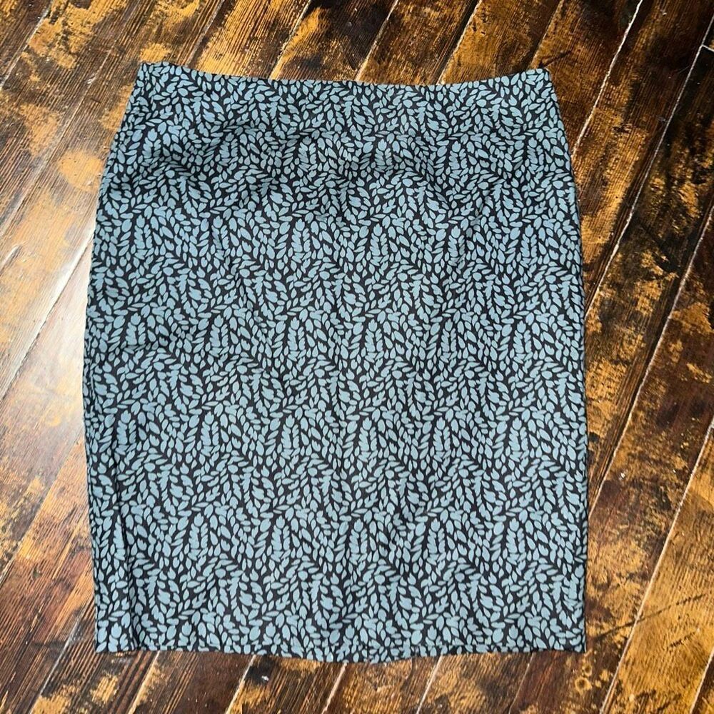 Loft green leafy business casual 12 classic pencil skirt